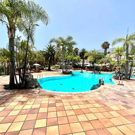 Stunning Views Beside The Beach, Aptartment With Pool *