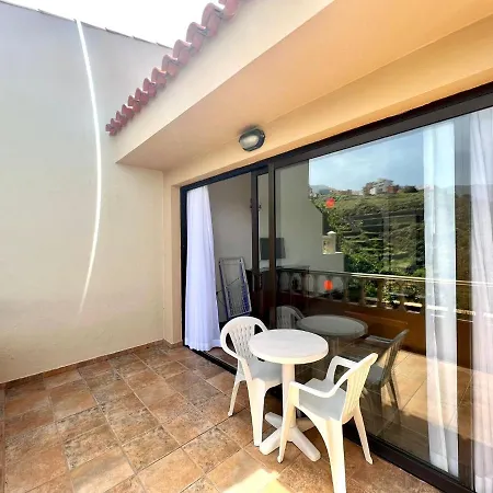公寓 Stunning Views Beside The Beach, Aptartment With Pool *