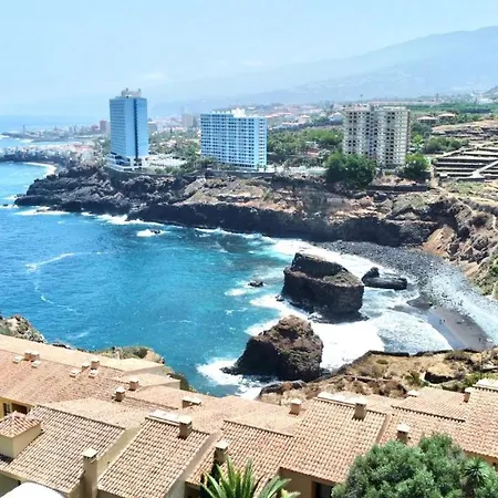 Apartment Stunning Views Beside The Beach, Aptartment With Pool *