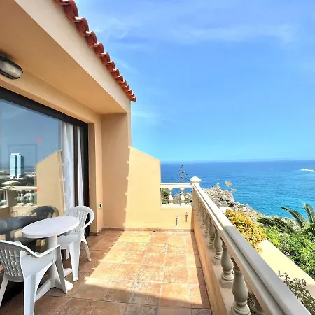 Stunning Views Beside The Beach, Aptartment With Pool 公寓