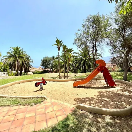 아파트 Stunning Views Beside The Beach, Aptartment With Pool *