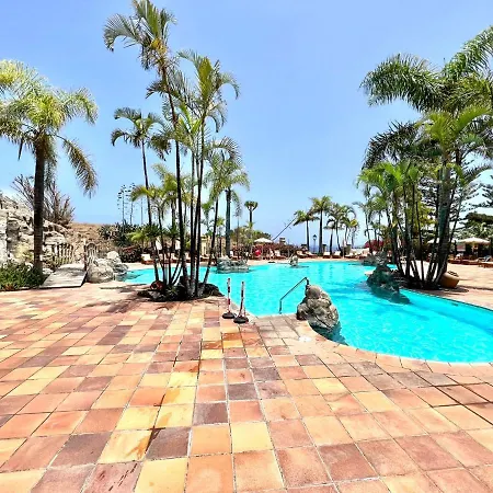 Stunning Views Beside The Beach, Aptartment With Pool 아파트 로스 레알레호스